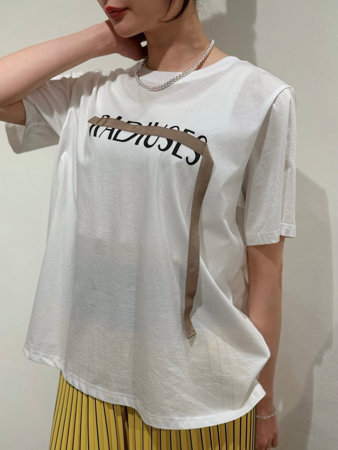 ロゴテープTシャツ