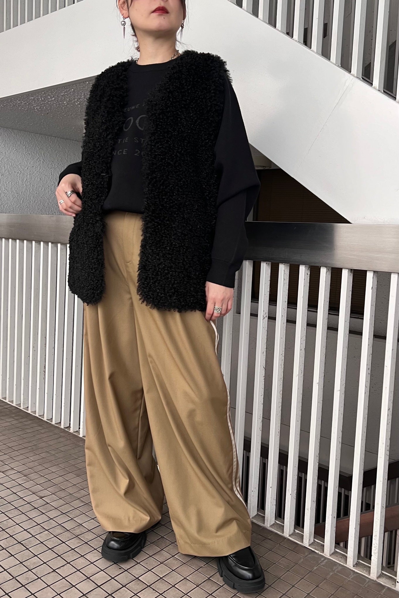 Risley (リズレイ) チベットラム風リバーシブルベスト R2403-TFV570 