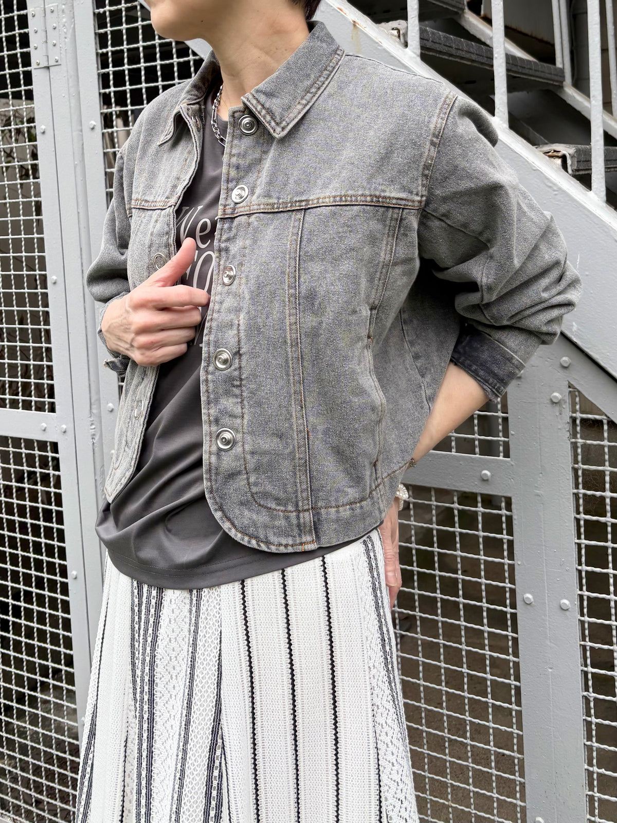 ショート丈デニムジャケット