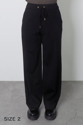 trois (トロア) ハイテンションストレートセミワイドパンツ T246-87020　ブラック
