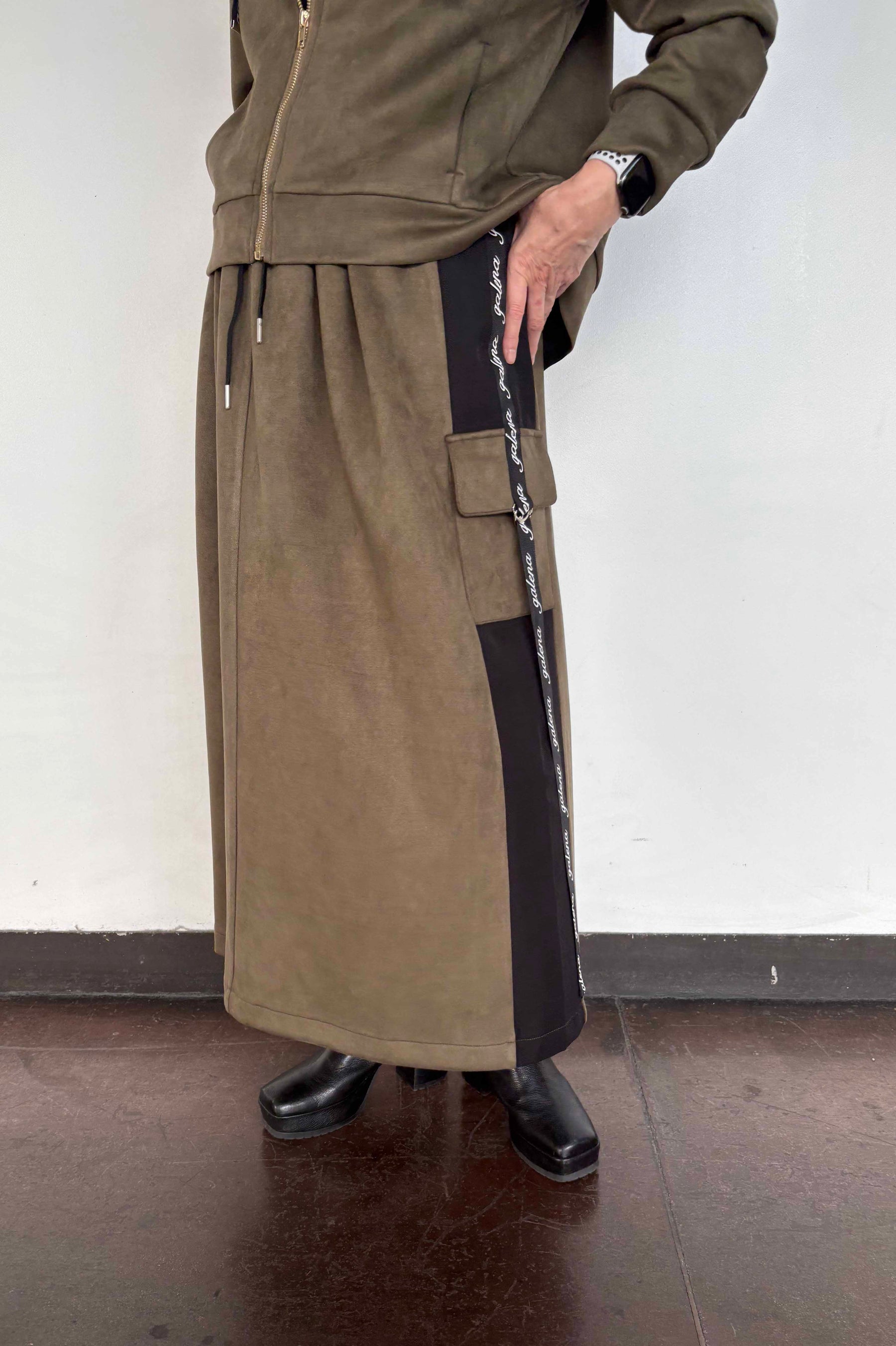 フェイクスエードカーゴスカート