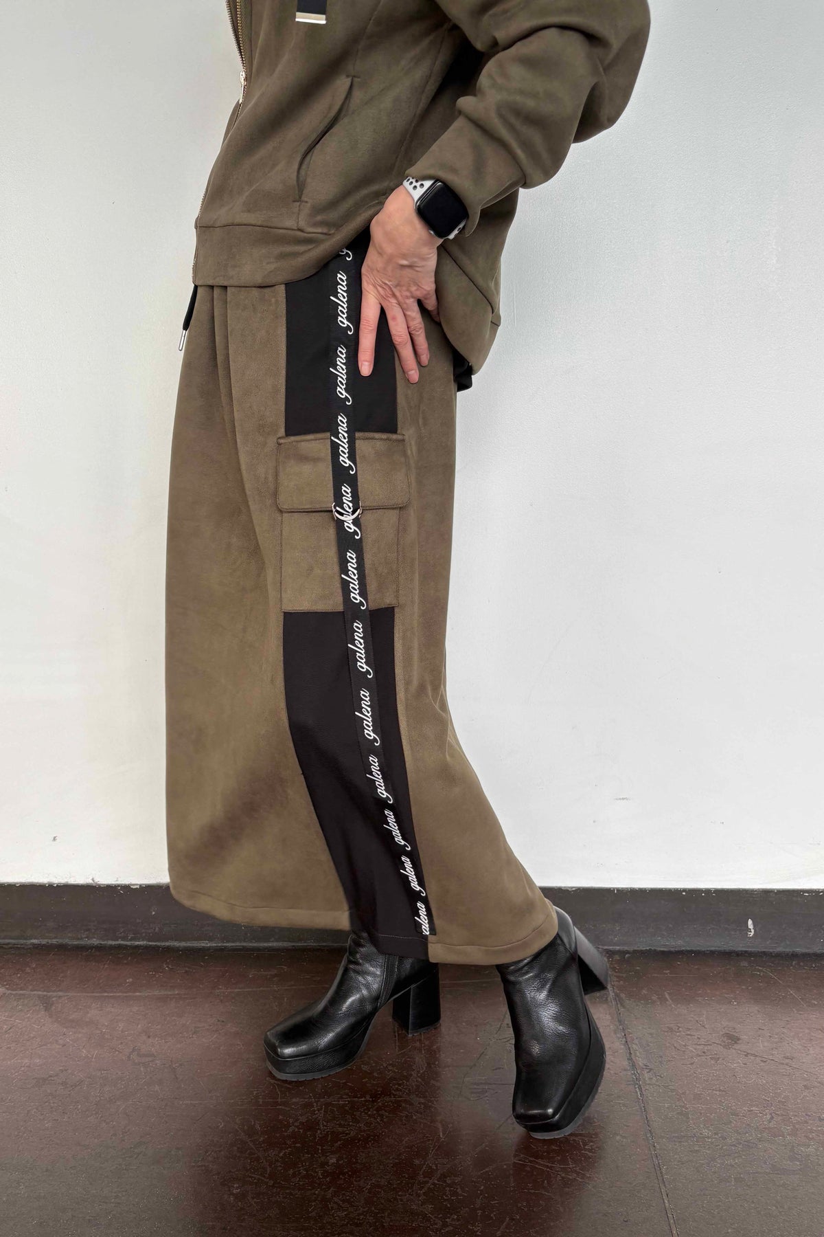 フェイクスエードカーゴスカート