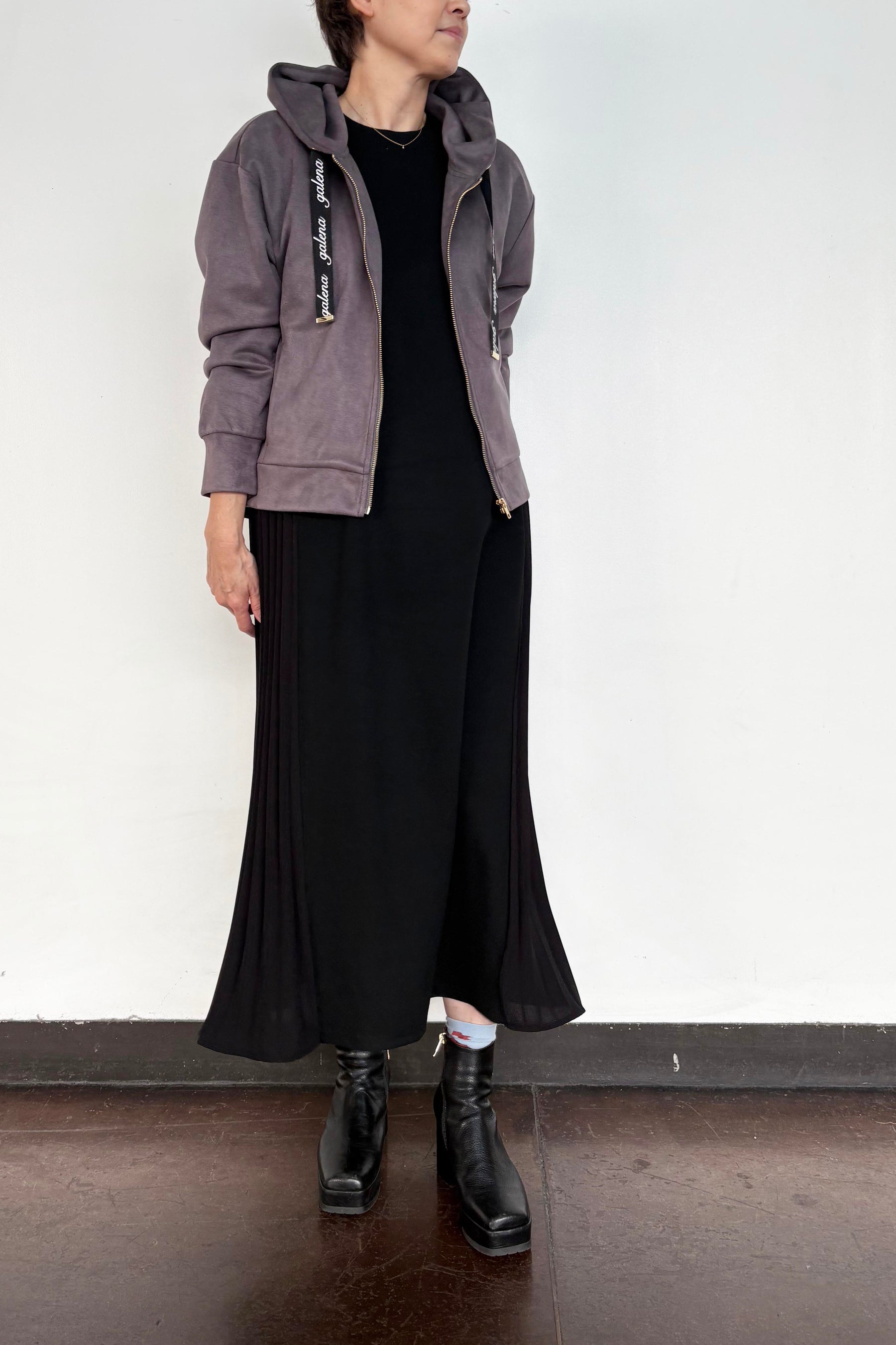 バックフレアスエードパーカー