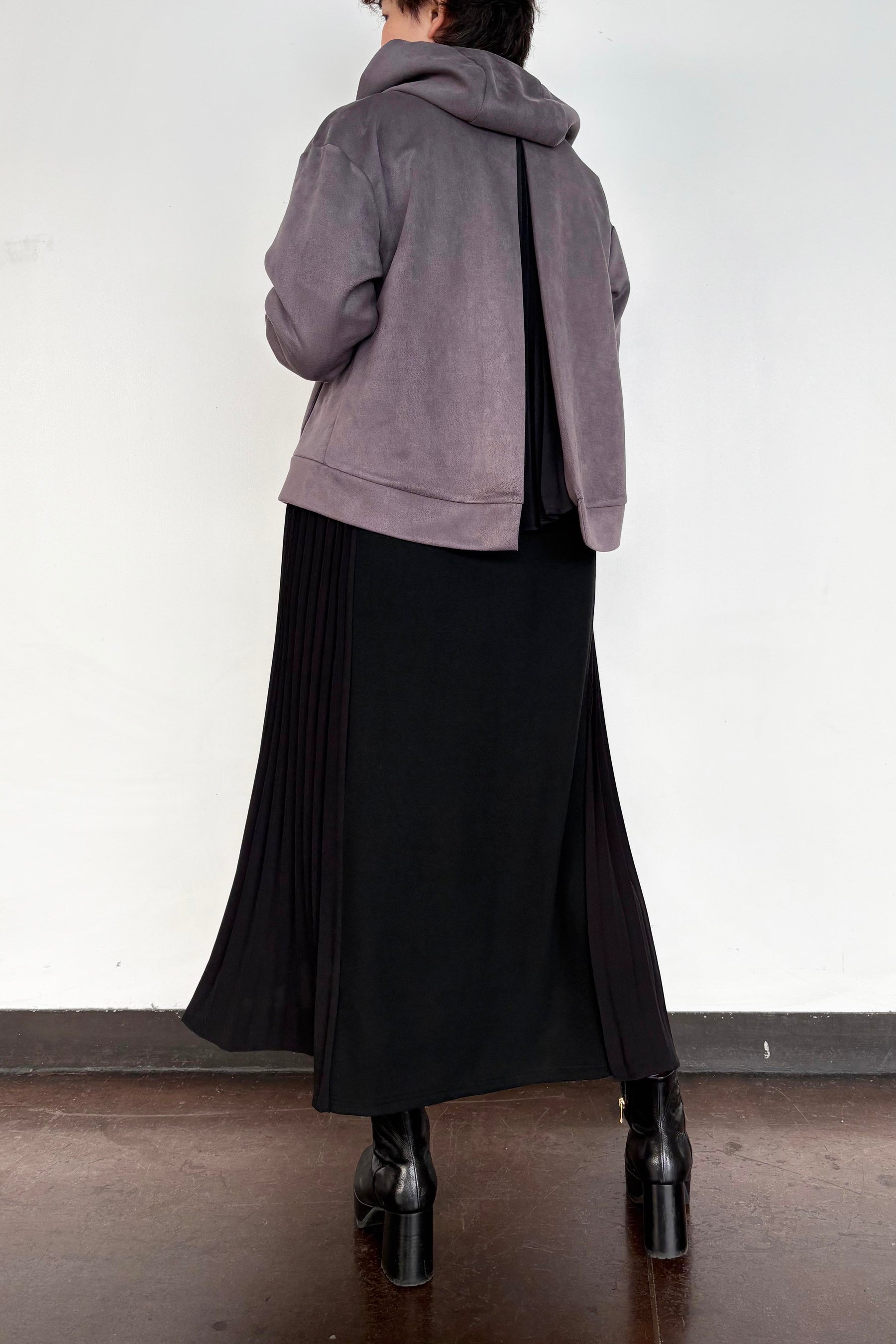 バックフレアスエードパーカー