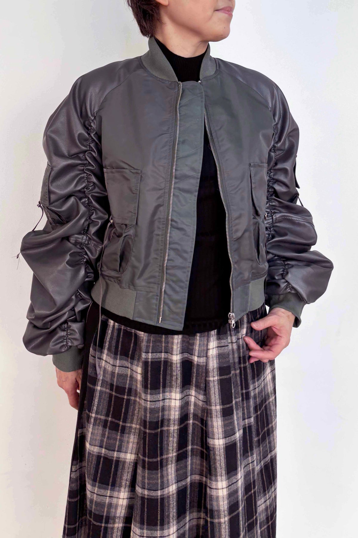 ボンバーフライトジャケット