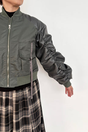 ボンバーフライトジャケット