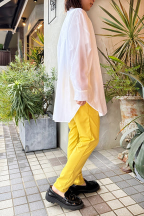 テーパードパンツ