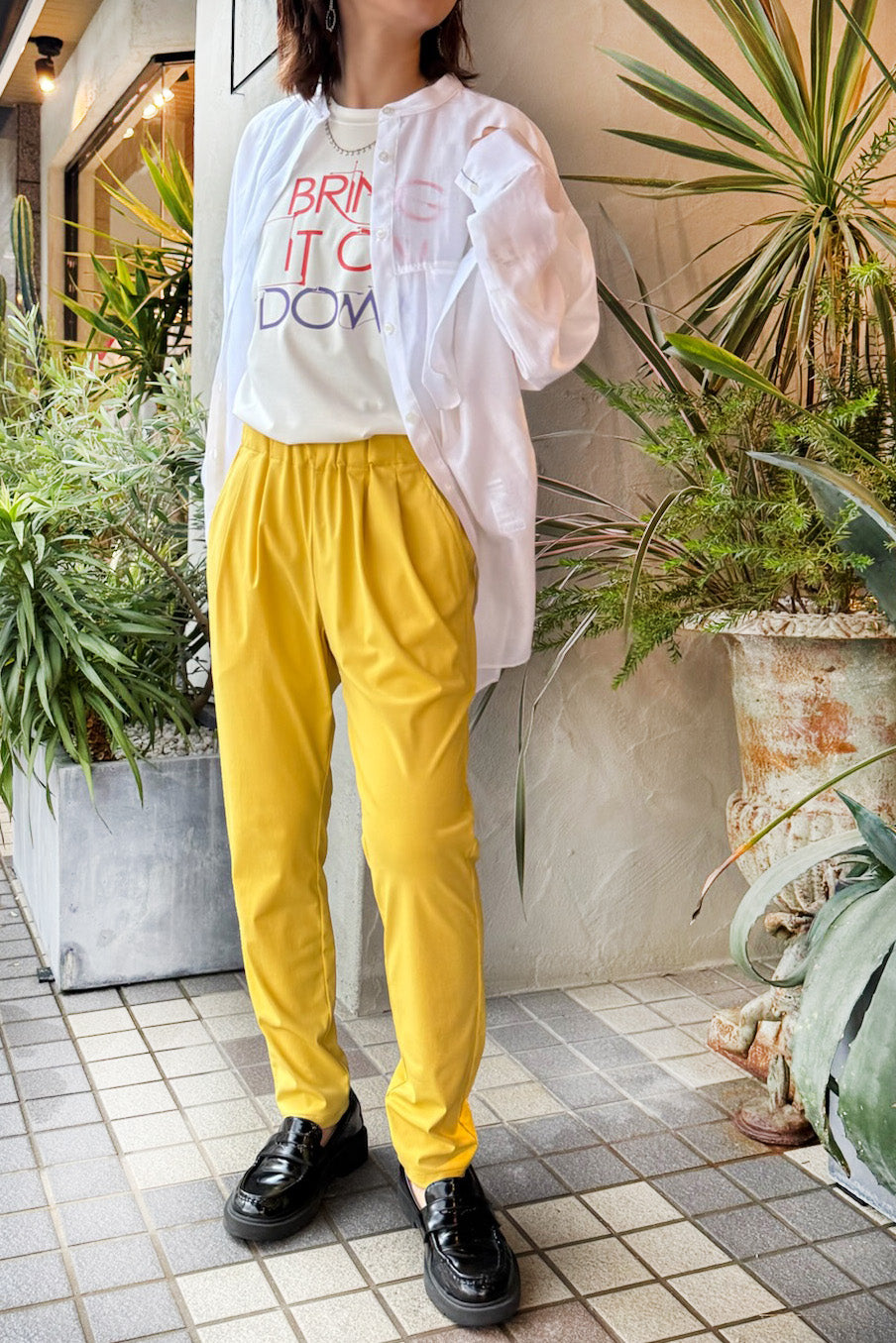 テーパードパンツ