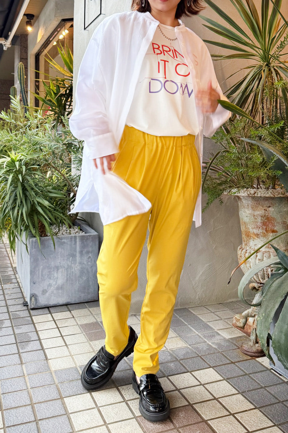 テーパードパンツ