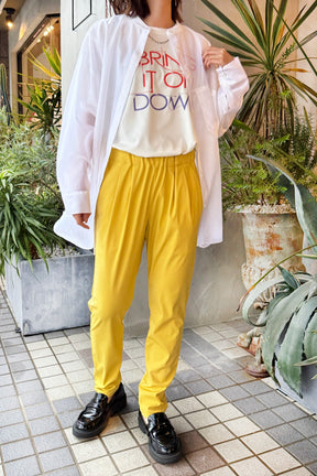 テーパードパンツ