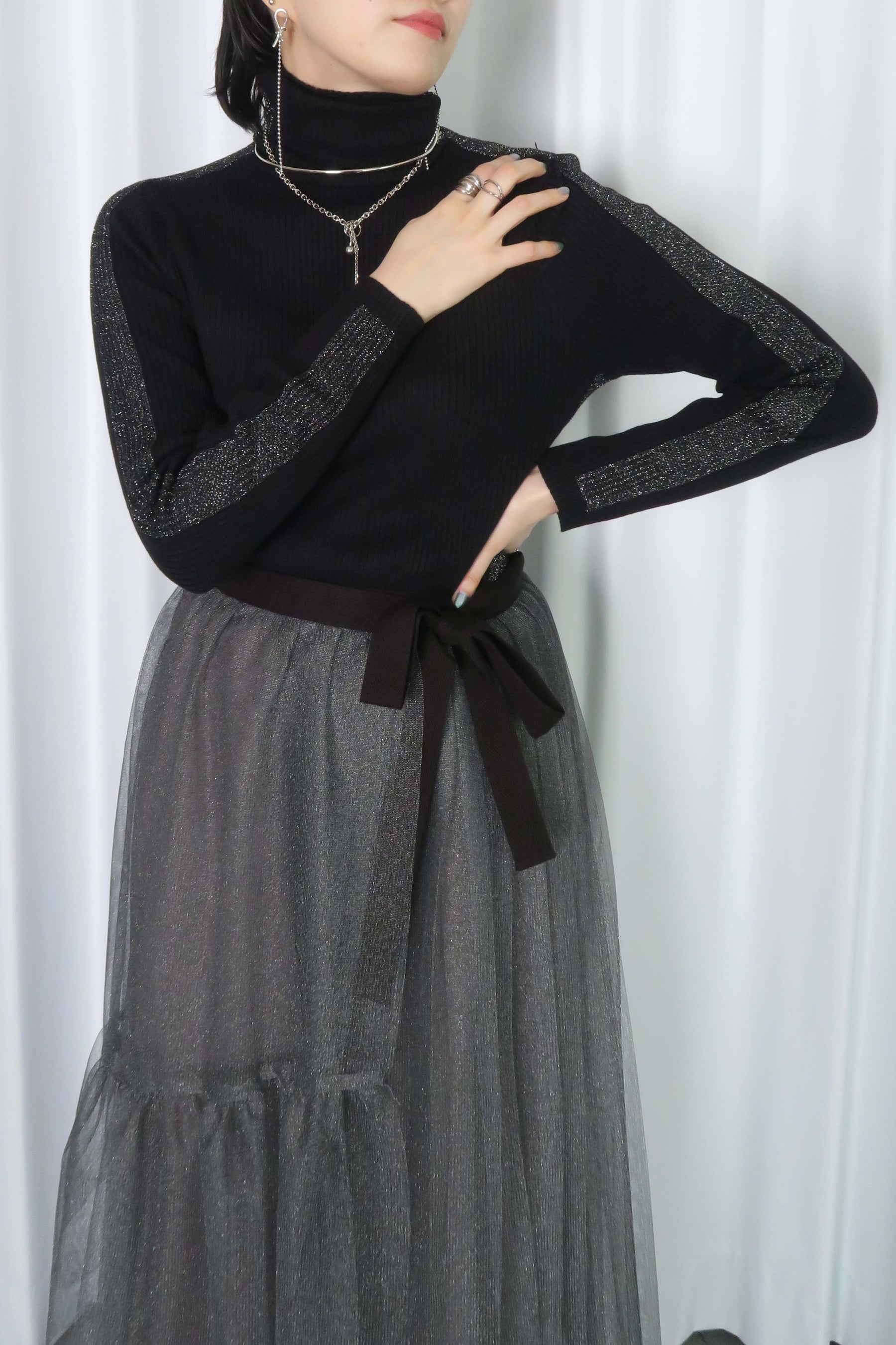 PaulineBleu(ポリーヌブロー) サイドラメラインタートルニット 36469　ブラック