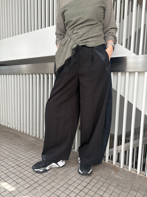 レザースイッチングコクーンワイドパンツ | LEATHER SWITCHING COCOON WIDE PANTS