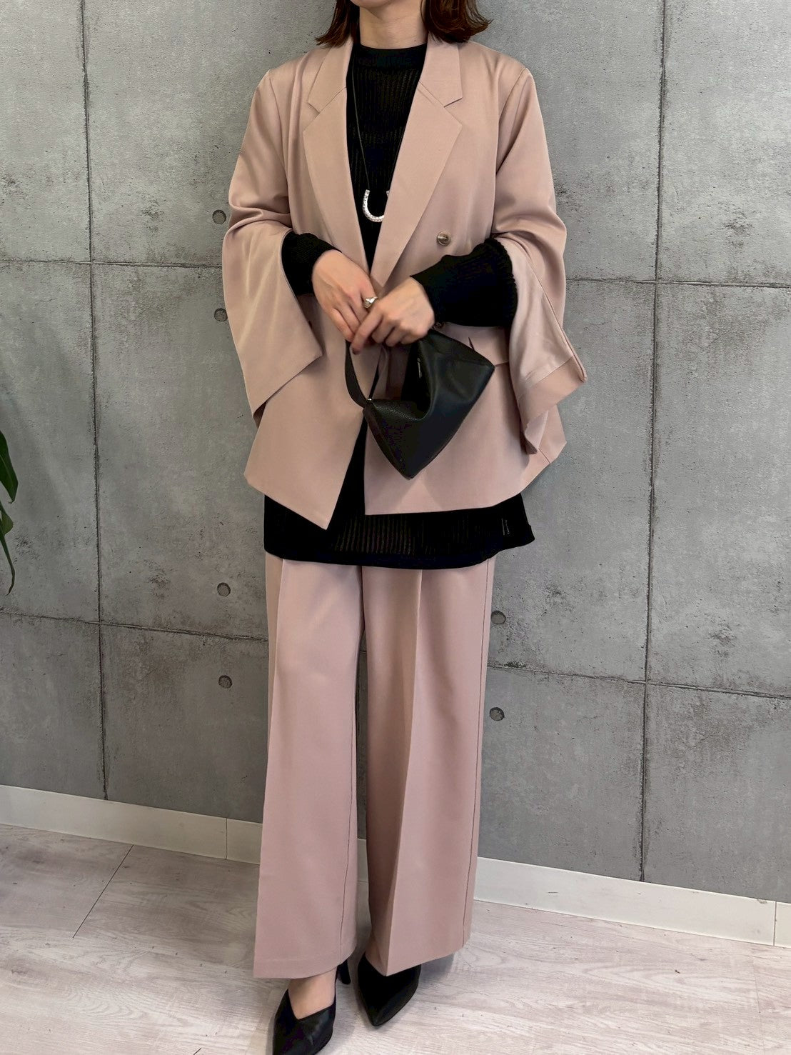 カーブポケットタックワイドパンツ