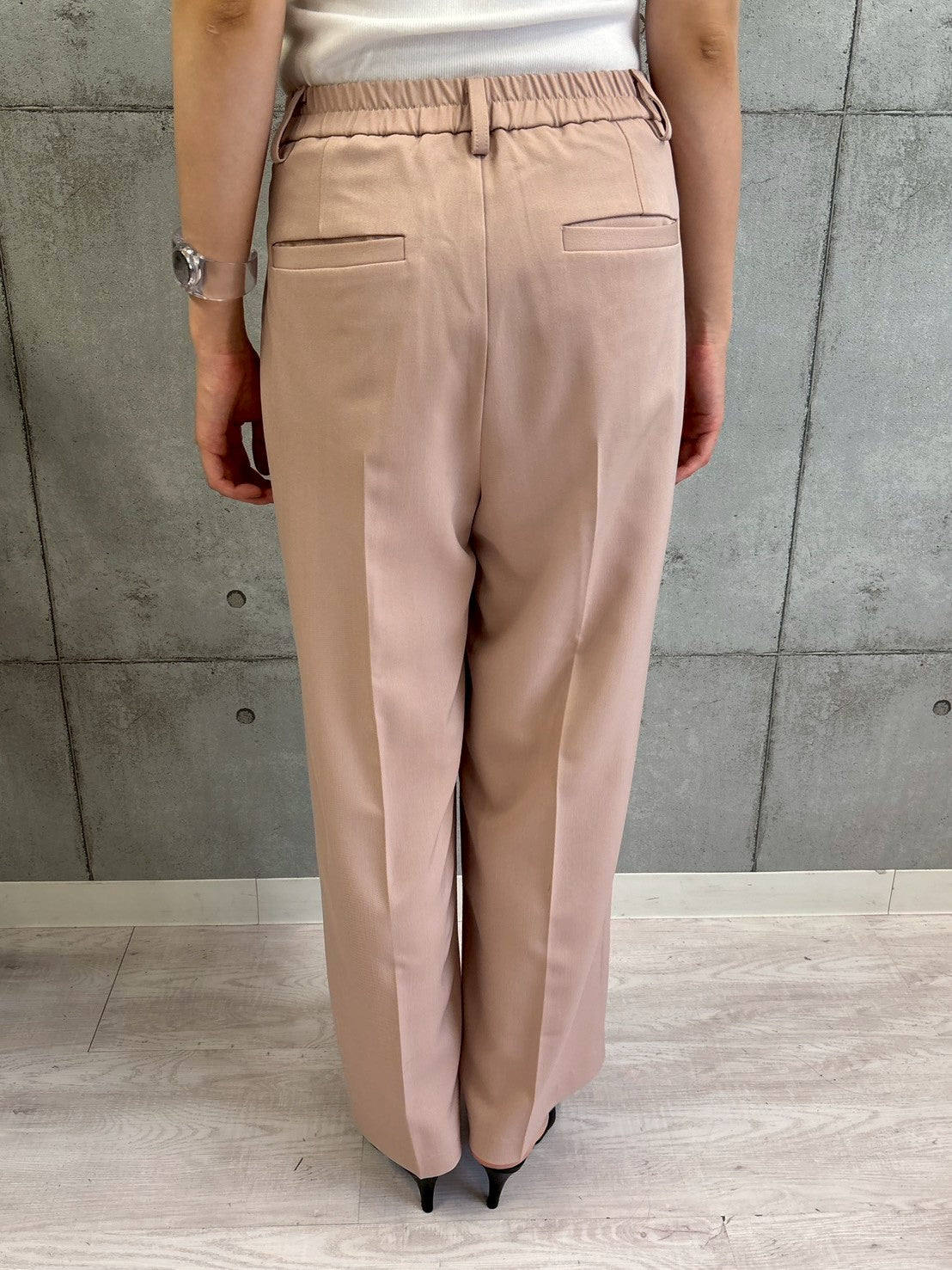 カーブポケットタックワイドパンツ