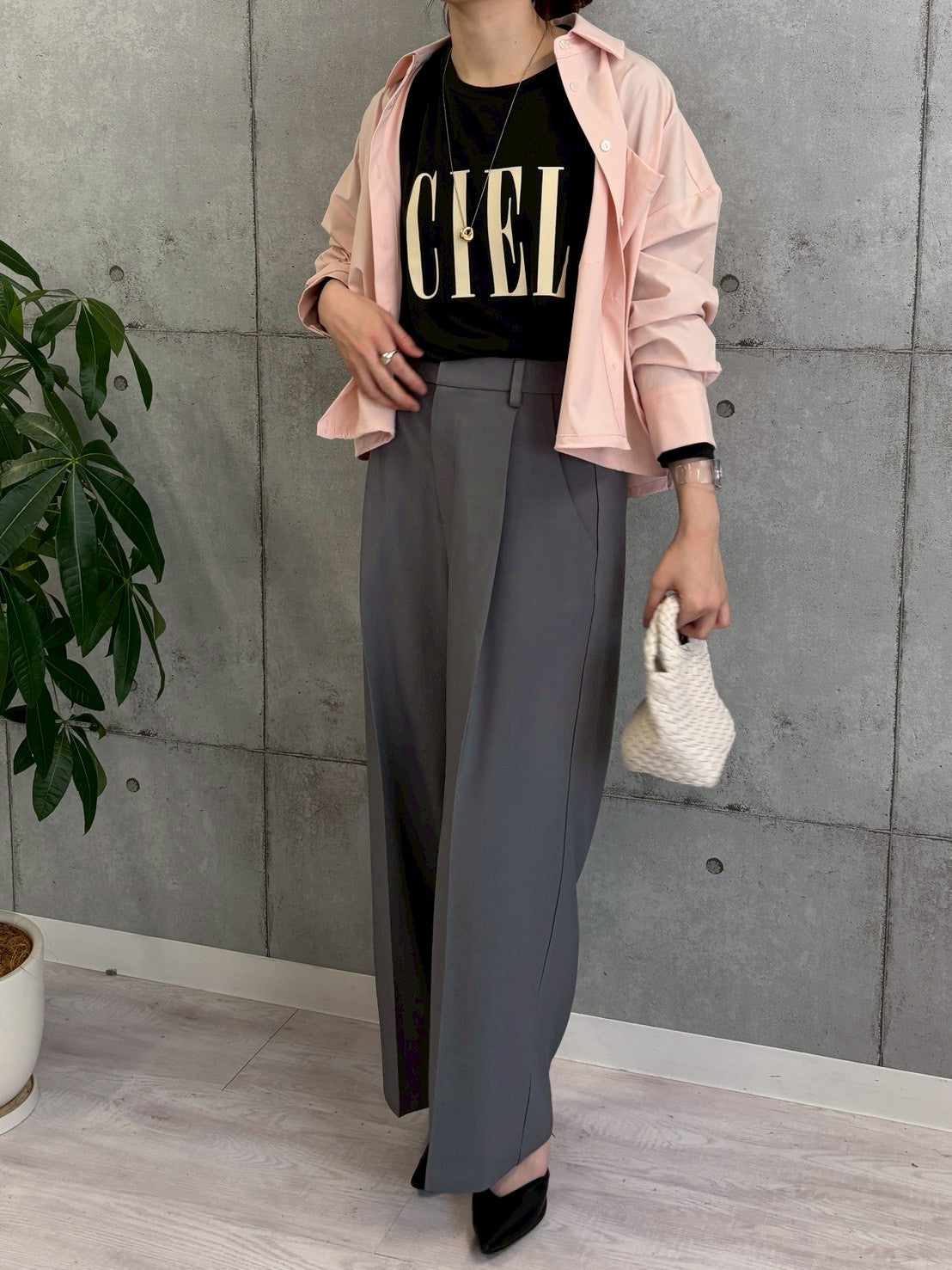 カーブポケットタックワイドパンツ