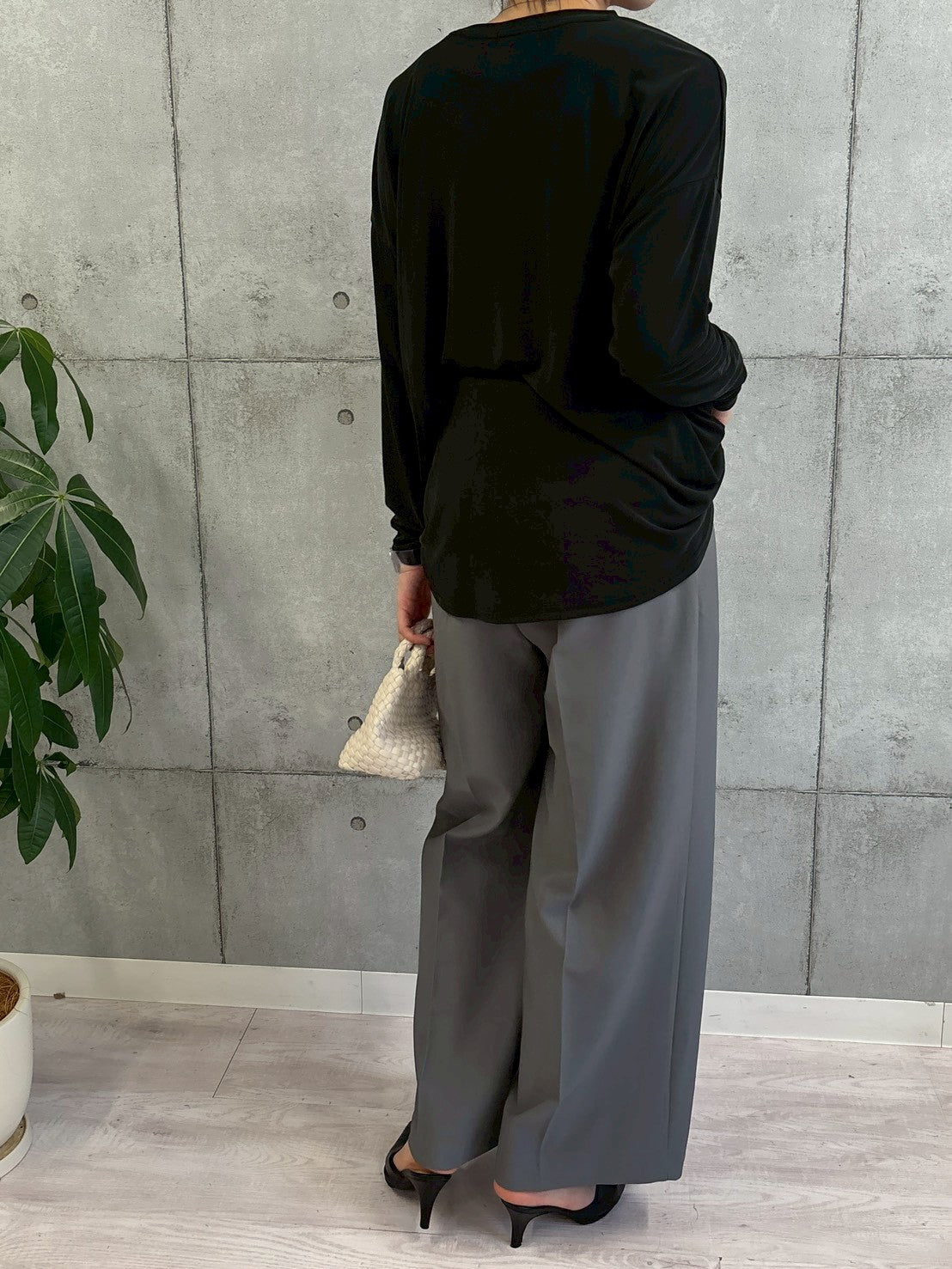 カーブポケットタックワイドパンツ