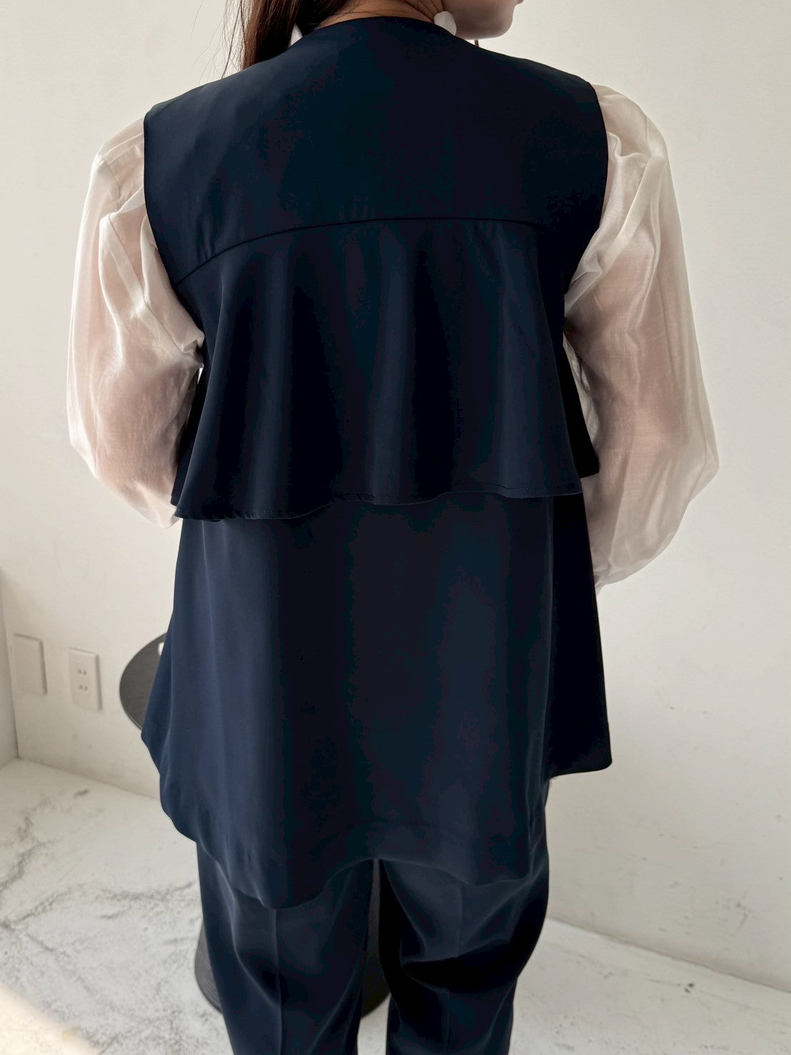 後ろぺプラムベスト