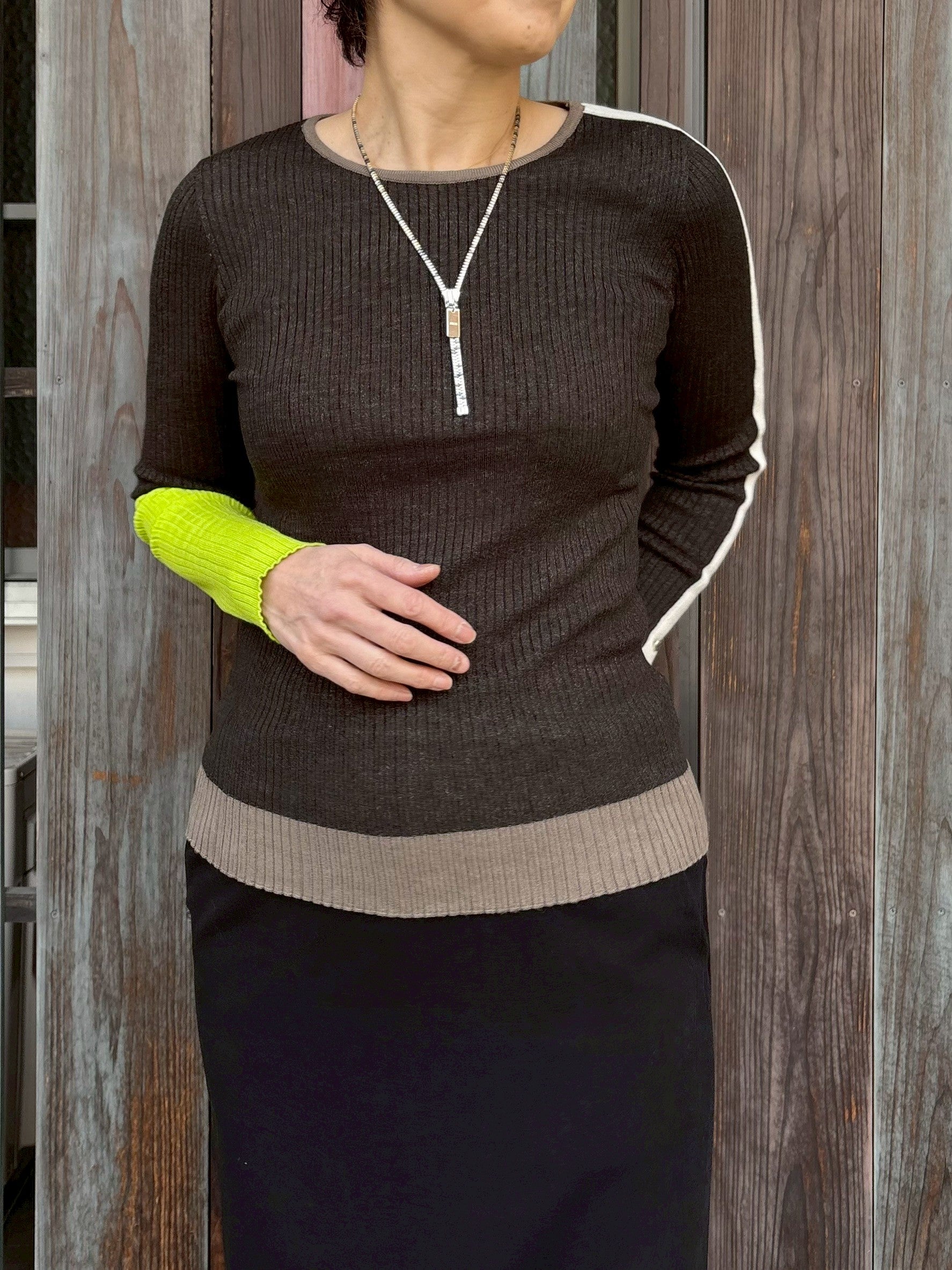 バリアスパターンリブニット