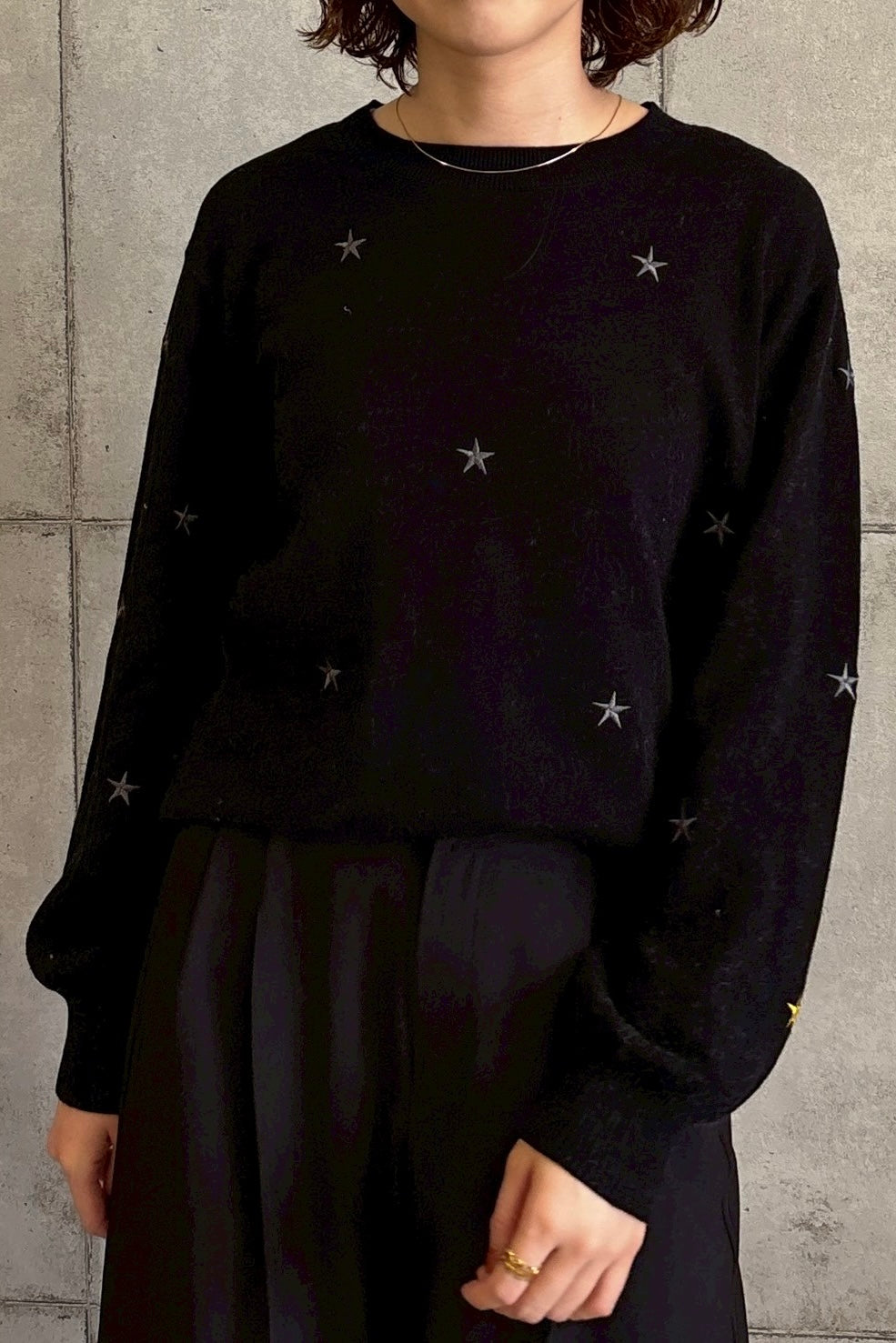 ★モチーフ刺繍ニット