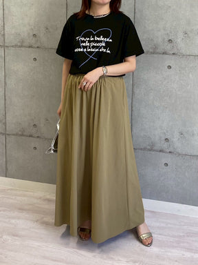 ハート刺繍×手書き風ロゴプリントTシャツ