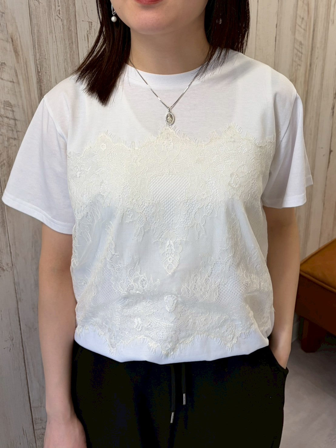 レースビスチェ風Tシャツ