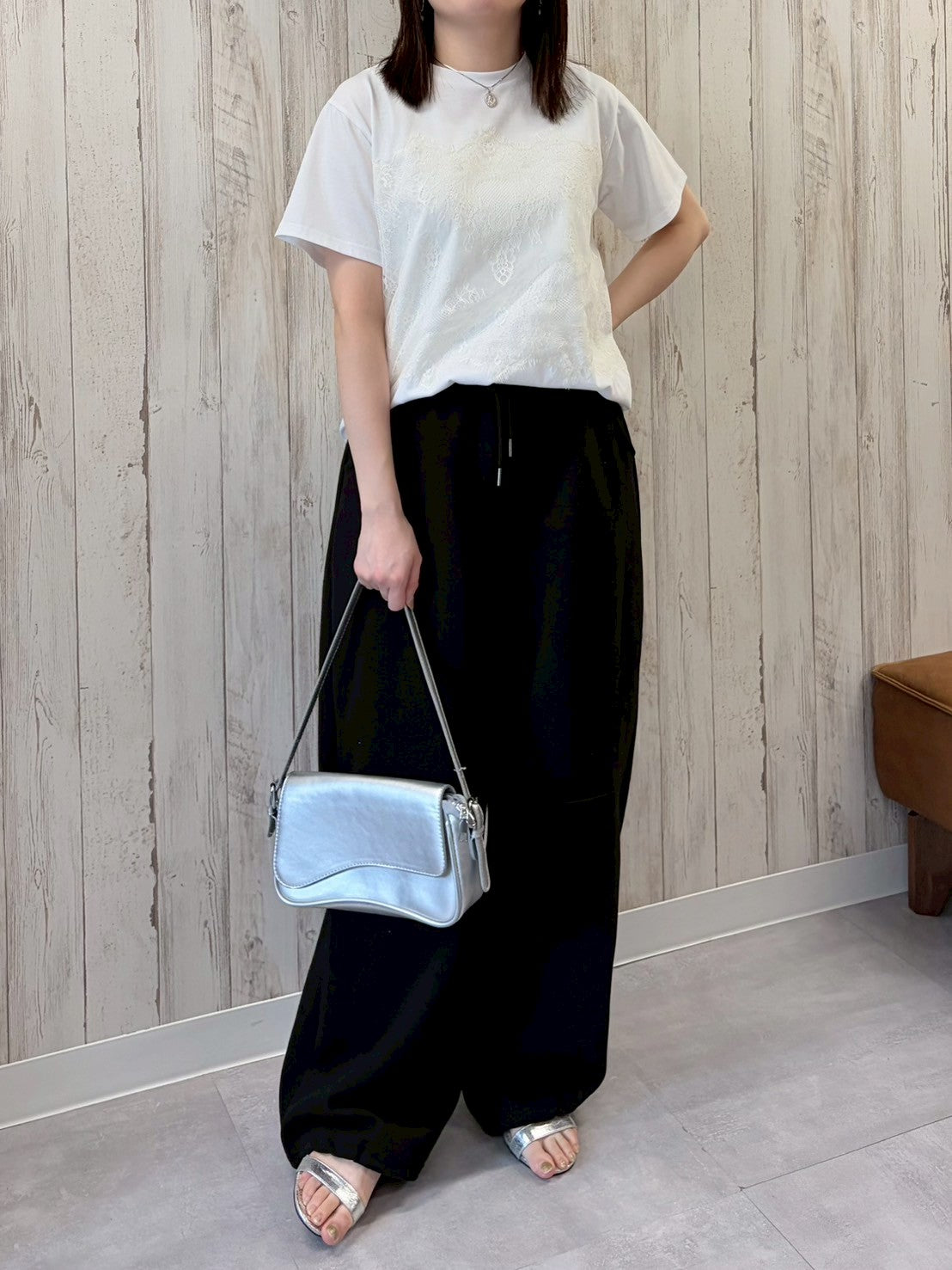 レースビスチェ風Tシャツ