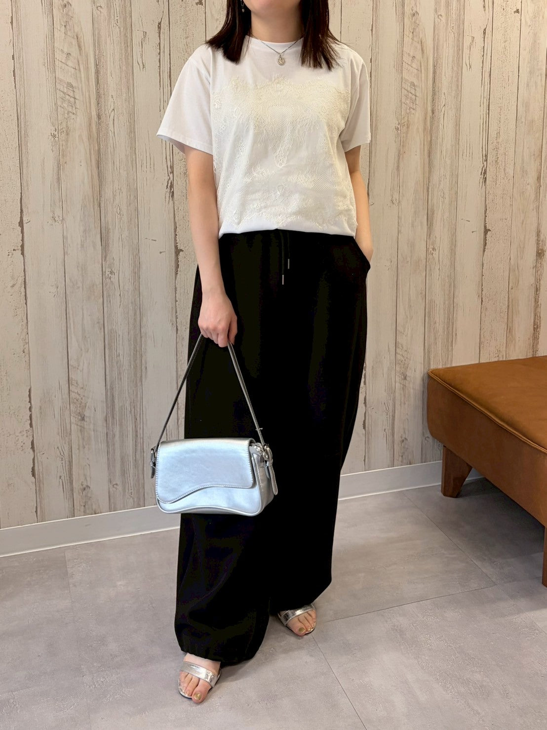 レースビスチェ風Tシャツ