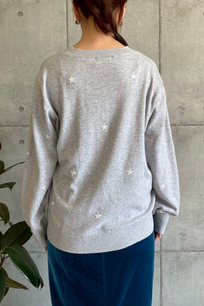 ★モチーフ刺繍ニット