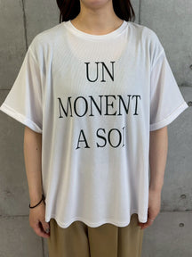 ロゴプリントTシャツ