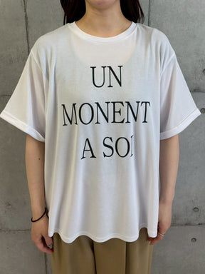 ロゴプリントTシャツ
