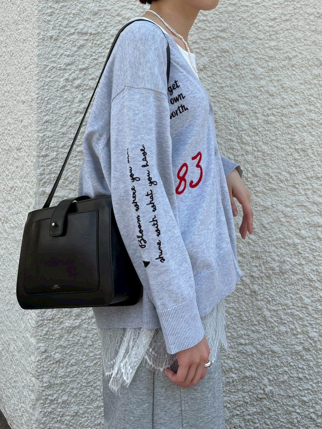 レタリング刺繍カーディガン