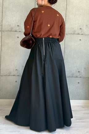 ♡モチーフ刺繍ニット