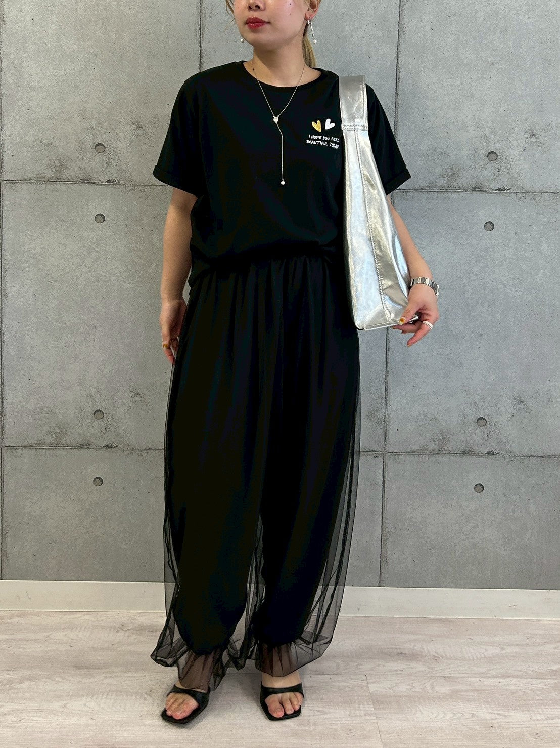 ハート×ロゴ刺繍Tシャツ