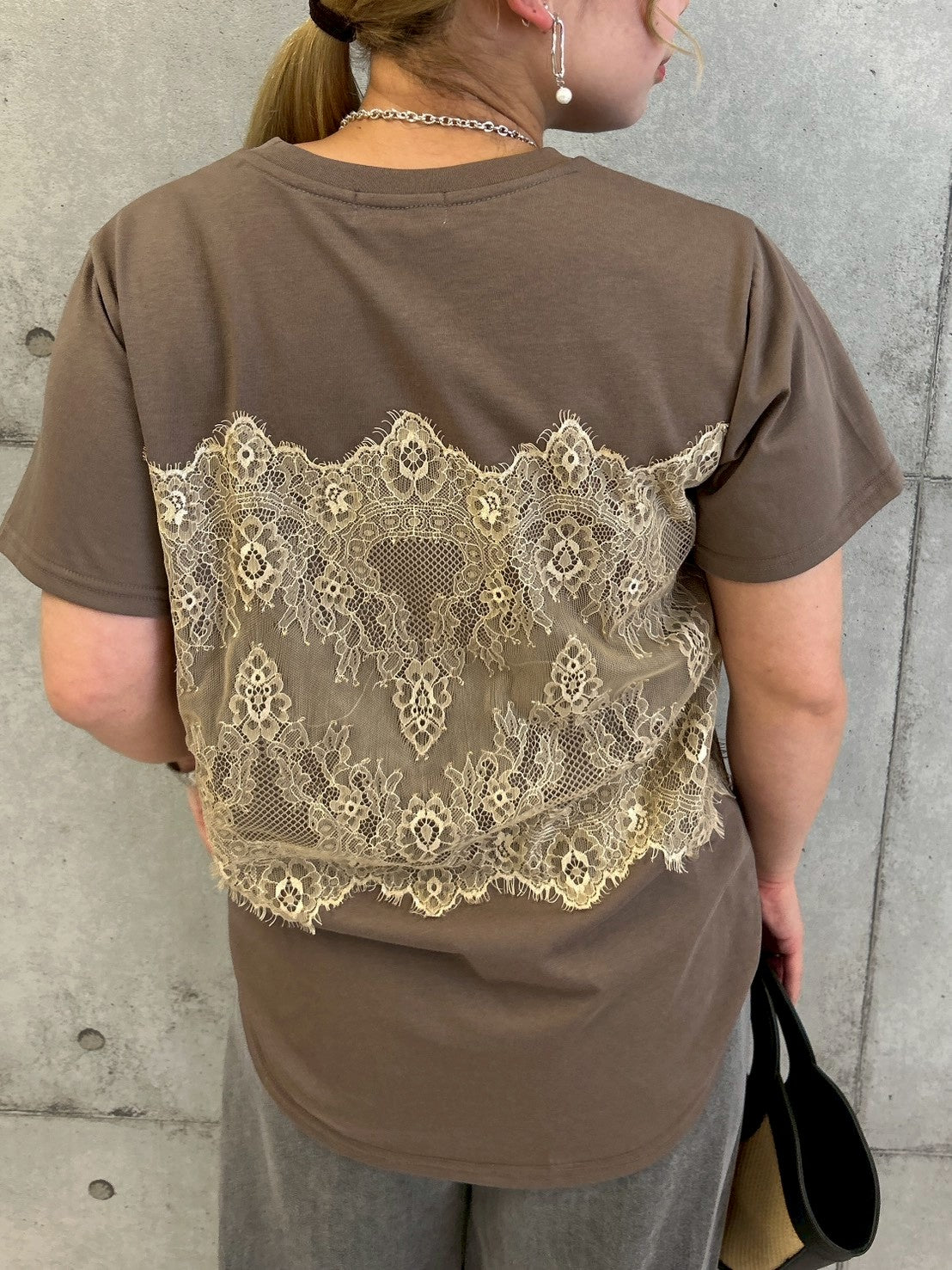 レースビスチェ風Tシャツ