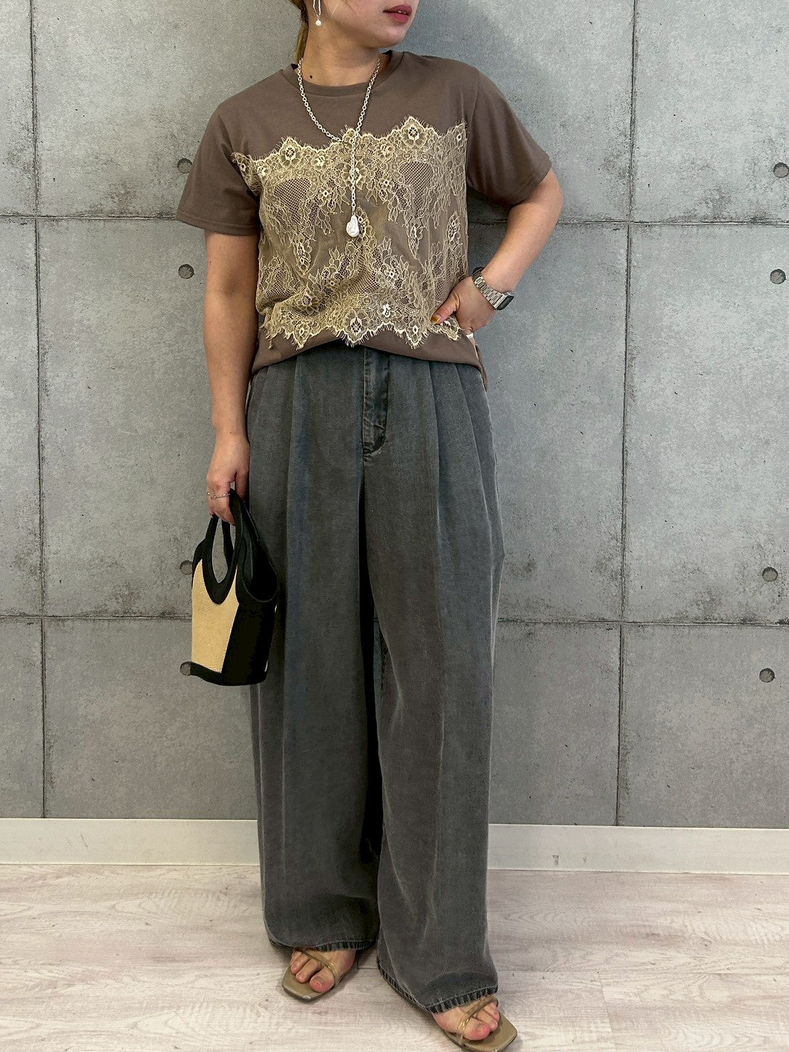 レースビスチェ風Tシャツ