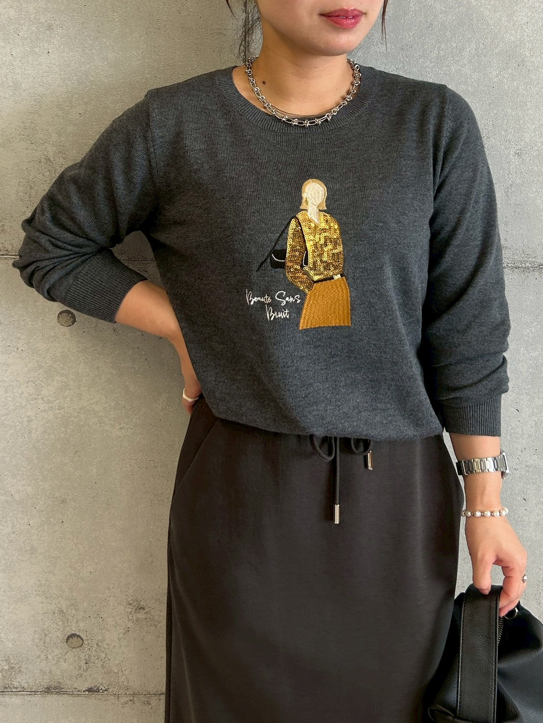 女の子柄刺繍×スパンコールニット