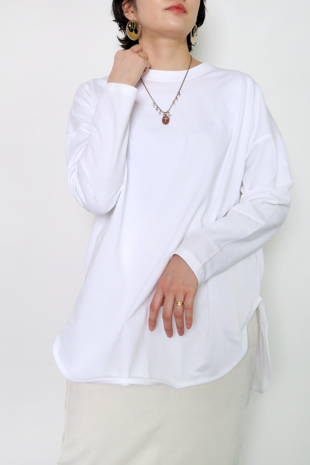 Dignite collier(ディニテコリエ)ラウンドヘム長袖プルオーバー 